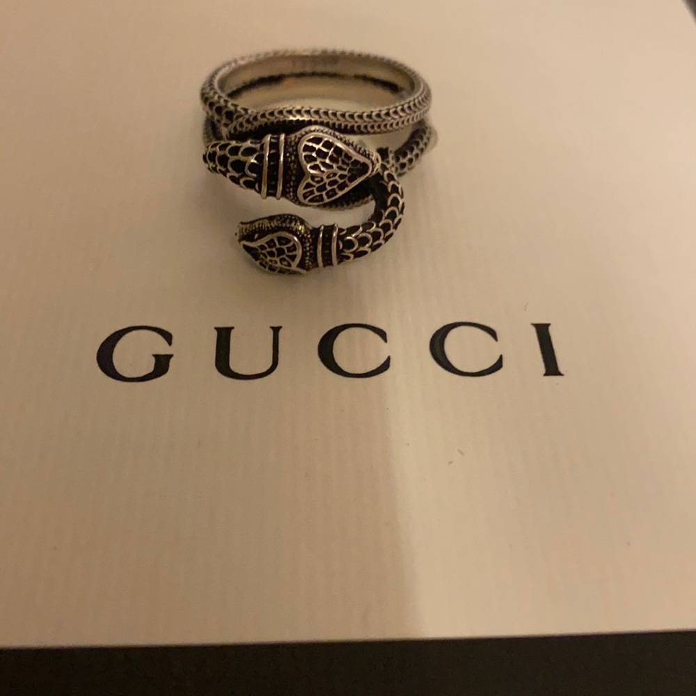 Gucci double snake ring